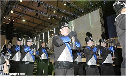 رژه تيمهای شرکت کننده