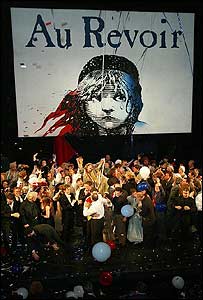 نمایش موزیکال بینوایان