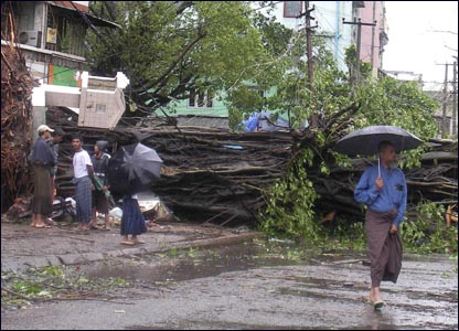 बर्मा में चक्रवाती तूफ़ान