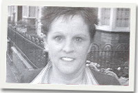 Jackie Paterson - rheolwr siop Halo