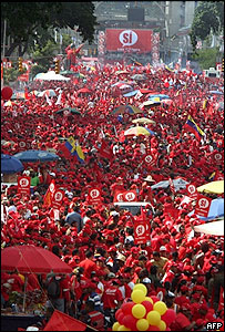 Manifestação pró-reformas constitucionais em Caracas nesta sexta-feira