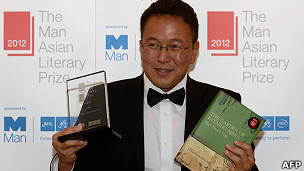 马来西亚华裔作家陈德黄(Tan Twan Eng)