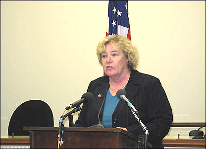 Dân biểu Zoe Lofgren từ California