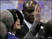 Michael Jackson no funeral de James Brown