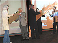 جواد مجابی و پروین سلاجقه (راست) و فروغ پوریاوری و عبدالله کوثری 