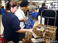 Consumidores estocam pilhas