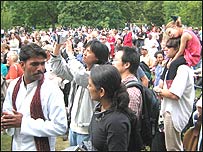 संगीत का आनंद लिया लोगों ने