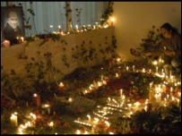 Danıştay önünde yakılan mumlar 