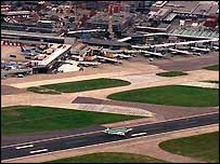 صلاح الدین امین کو ہیتھرو پر اترتے ہی گرفتار کر لیاگیا