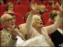 齐默斯乐队两个成员