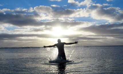 Another Aussie on tour, another wave and Macklins mate Jimmy is loving it. Pic Macklin 07