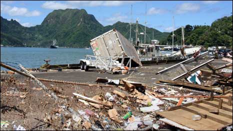 قرية باجوباجو الساحلية بعد أن ضربها التسونامي