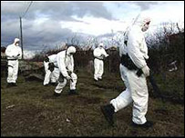 Especialistas fazem testes para detectar urânio