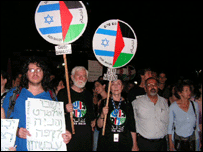 Manifestantes em Tel-Aviv