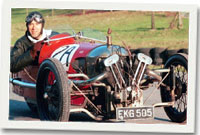 Llun cyffredinol o rasiwr ceir 