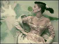 Foto do livro Fabulous Frocks de Sarah Gristwood and Jane Eastoe, publicado pela Pavilion Books. ⓒ Corbis 