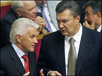 Лідери блоку Литвина (Володимир Литвин) та ПР (Віктор Янукович) у вівторок