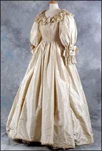 Réplica do vestido usado por Diana em seu casamento em 1981