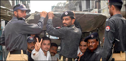 ہمارے رپورٹرز نے کیا دیکھا