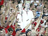 Torcida inglesa no jogo contra a Croácia