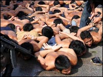 Gözaltına alınan göstericiler