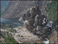 Çin'de deprem sonucu oluşan göl