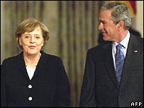 صدر بش اور چانسلر انگلا مرکل