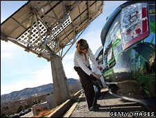 Solar_panels_and_electric_car