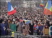 лютий 2002-го року