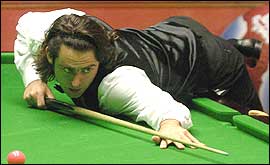 Ronnie O'Sullivan in action against Anthony Hamilton