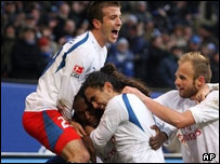 بازیکنان هامبورگ در حین شادمانی 