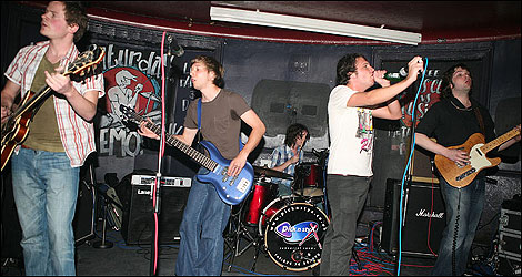 Sun Zoom Spark (ANNIE @AMC PHOTOGRAPHICS)