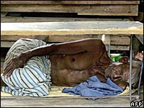 یک آواره سریلانکایی در پناهگاهی در جفنا