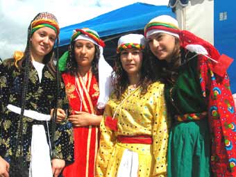 Cystadleuwyr yn Eisteddfod Rhyngwladol Llangollen