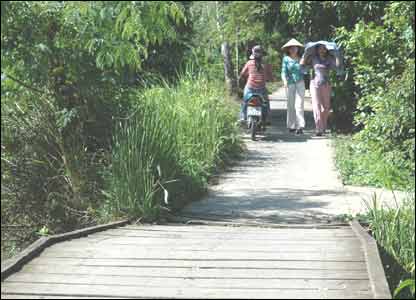 Đường xã ở Cái Bè