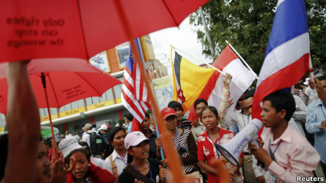 Người dân Campuchia biểu tình hôm 16/11