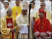 Hồng y Cresenzio Sepe thăm Việt Nam năm 2005