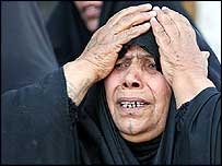 Xiita iraquiana participa de orações em Karbala que marcam feriado de Ashura