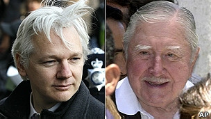 Julian Assange y Augusto Pinochet
