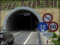 Dự án hầm đường bộ Hải Vân có vốn ODA - hình của VietnamNet