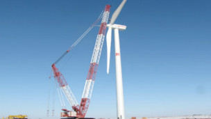 三一重工组装风电机组