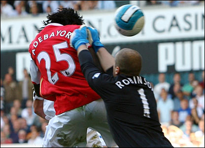 阿德巴约头球攻门