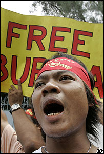 Các cuộc biểu tình ở nước ngoài phản đối chính quyền quân đội vẫn ra tăng