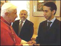 Bento 16 recebendo enviados muçulmanos