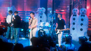 Beautiful South on Christmas Top of the Pops from years ago