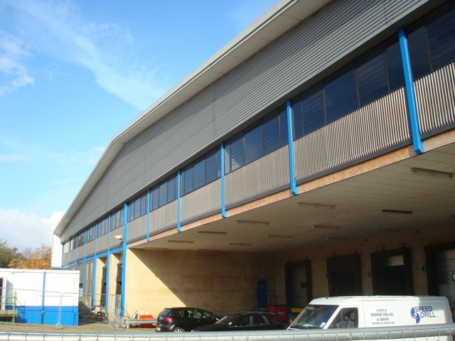 Perivale building Aug 09