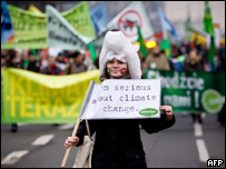 Ambientalistas protestam em Poznan, na Polônia (AFP)