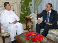 آصف زرداری اور یوسف رضا گیلانی (فائل فوٹو)
