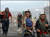 Tahliye edilen Amerikalı siviller