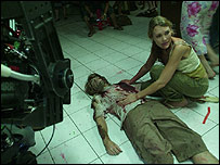 Cena do filme Long Road to Heaven